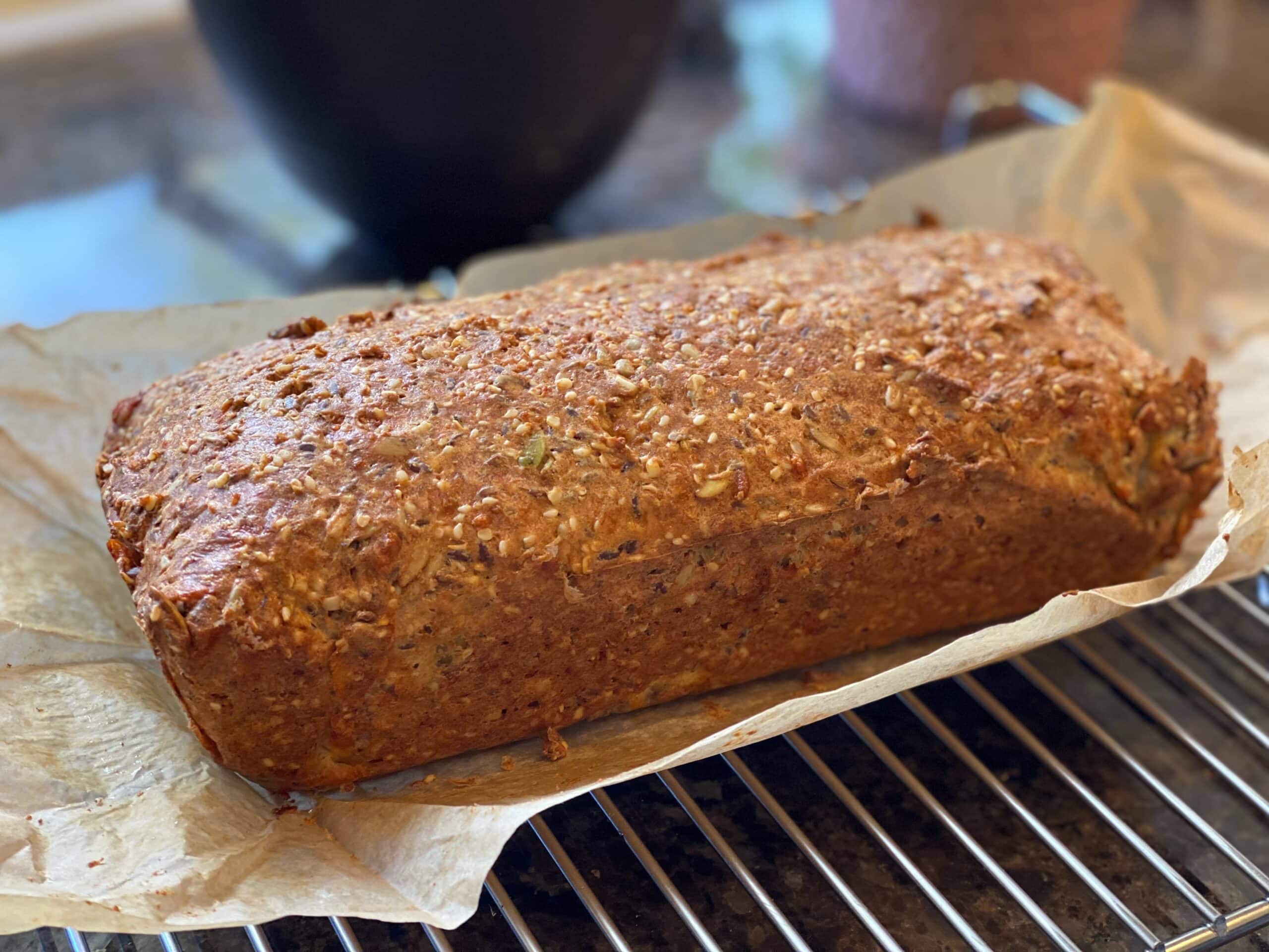 Lyst frøbrød alla Ketotone - Keto Tone